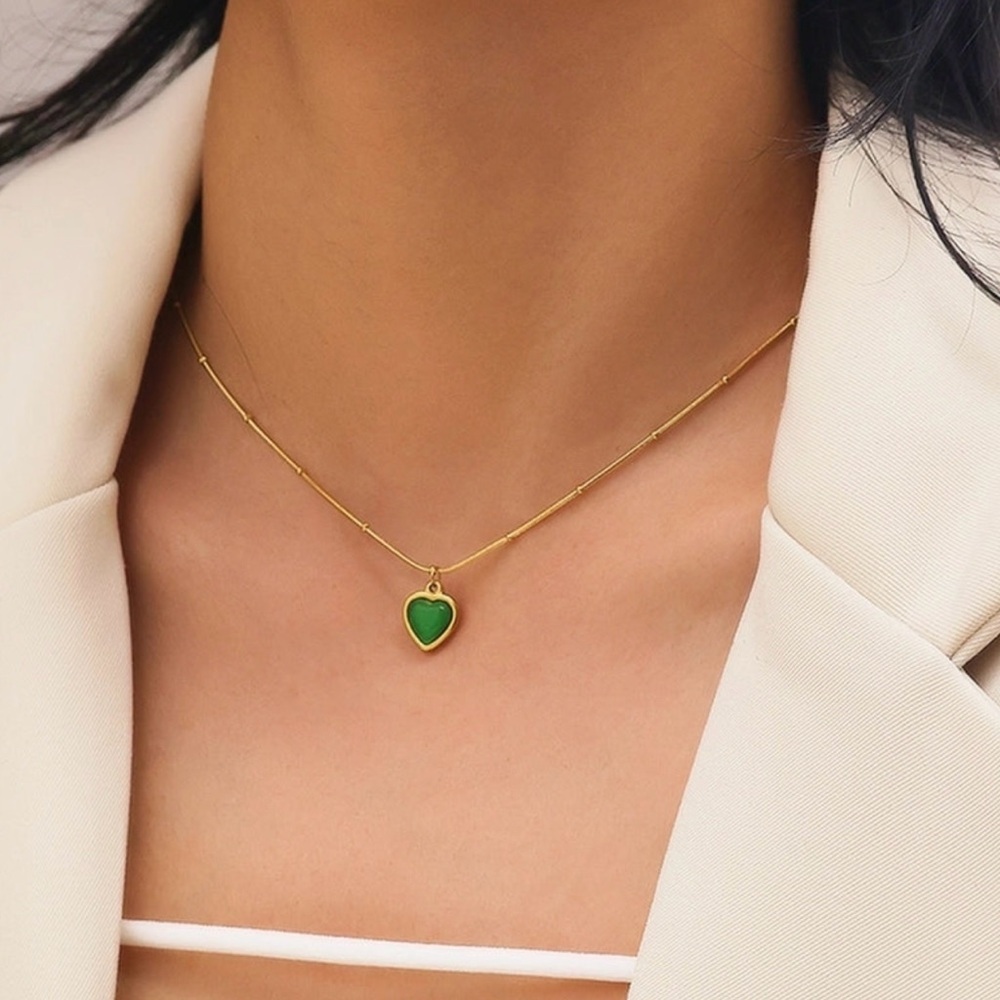 Minimalist Heart Shape Stainless Steel Opal 18K Gold P/ Inlay Pendant Necklace - Picture 4 of 5